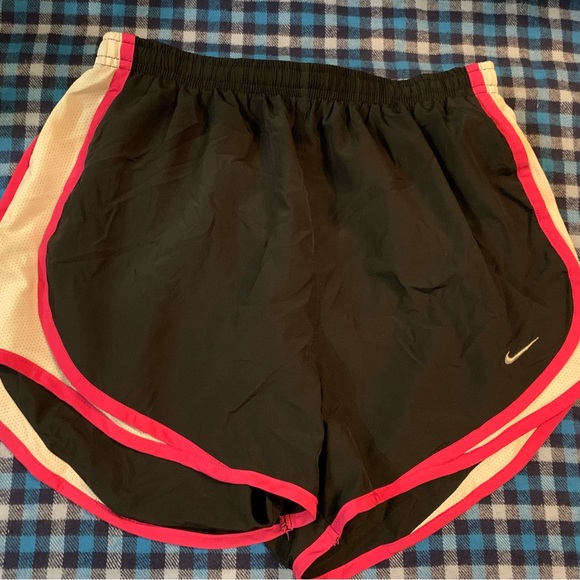 Nike Dri Fit Shorts - Picture 4 of 5